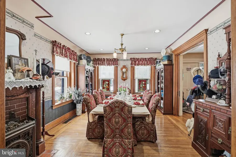 252 Frederick St, Hanover, PA 17331 - #3