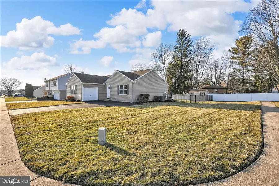 485 Steven Dr, York, PA 17406 - #3