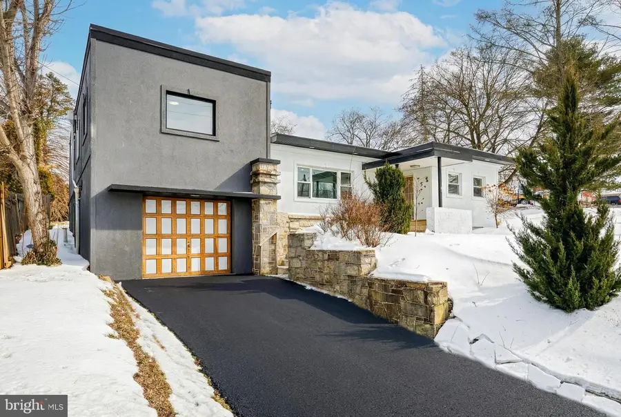 51 N Main St, York New Salem, PA 17371 - #3