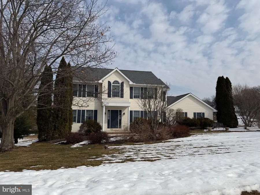 2358 Fox Chase Dr, Hanover, PA 17331 - #2