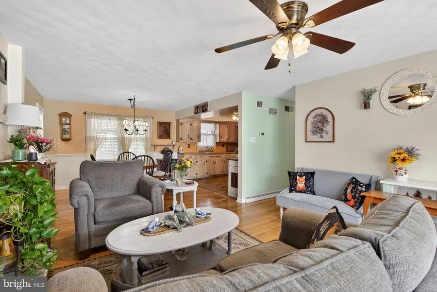 18 Woodland Dr, York, PA 17407 - #3