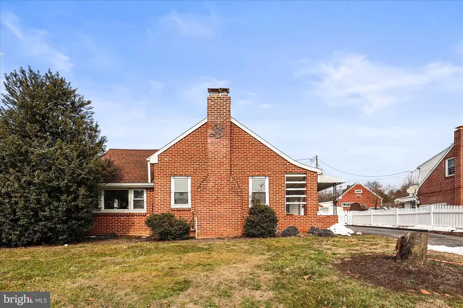 1314 Canterbury Ln, York, PA 17406 - #2