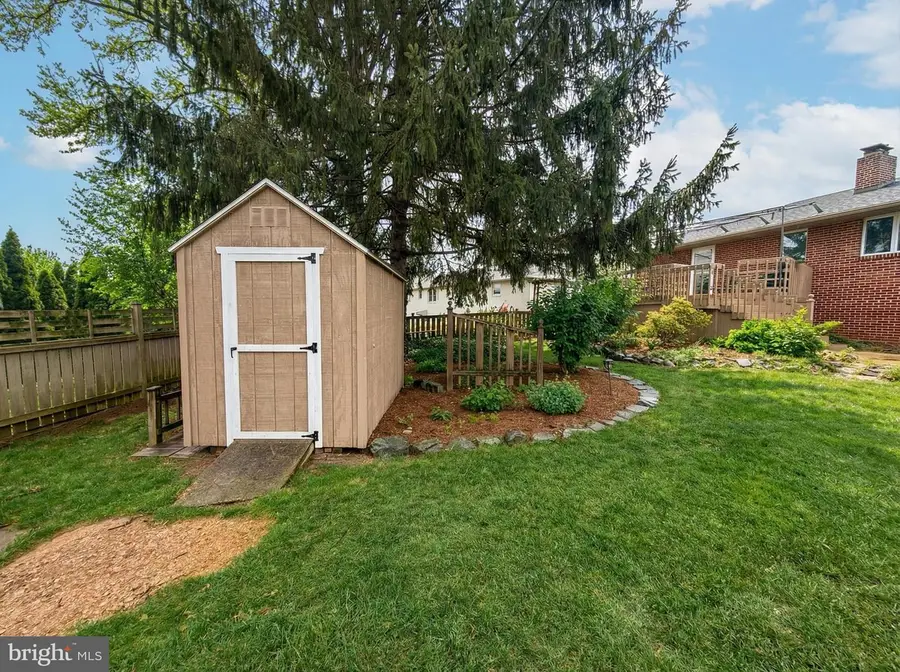 295 Rhonda Dr, York, PA 17408 - #3