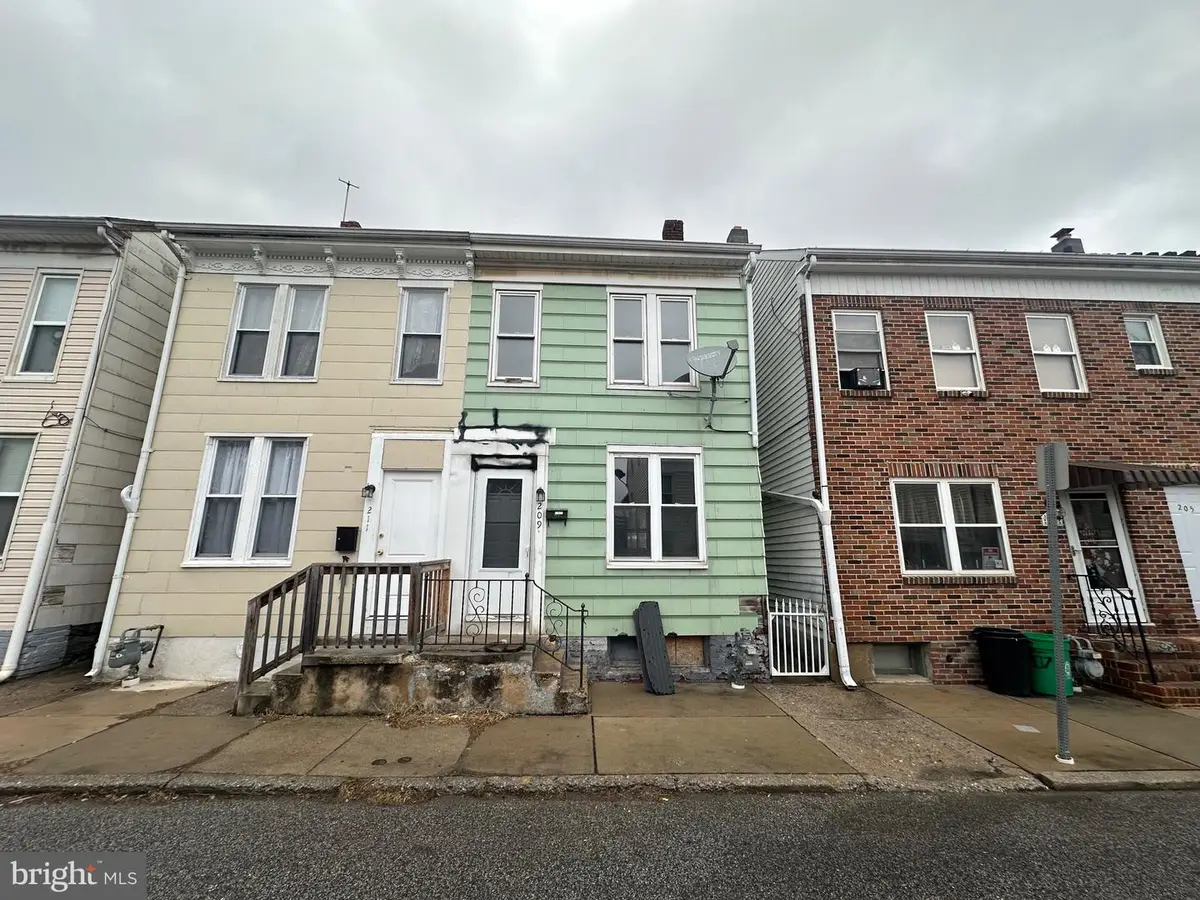 209 Park Pl, York, PA 17401 - #1
