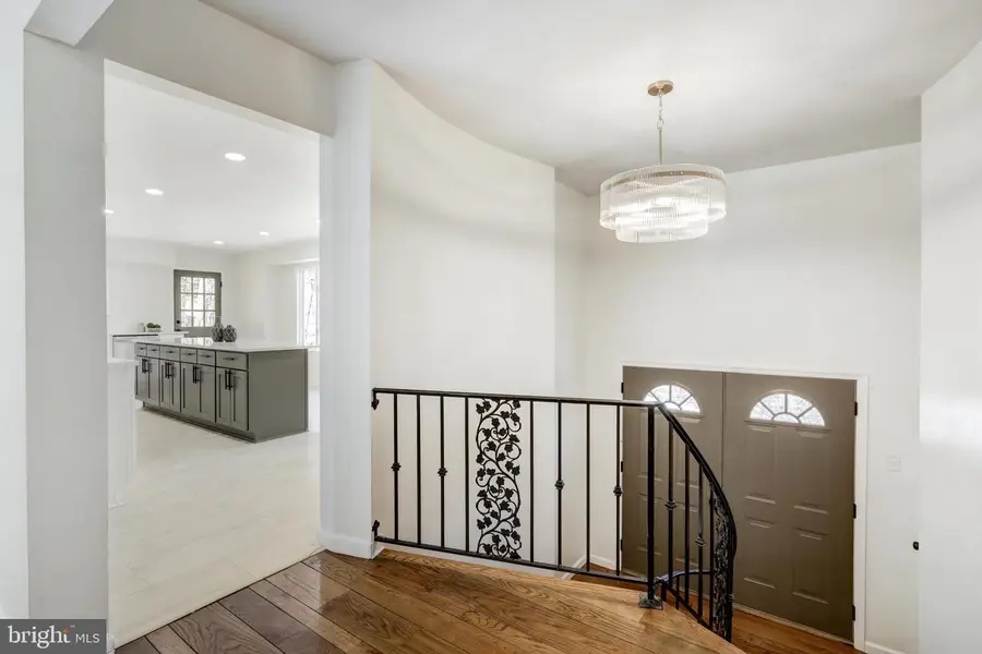 704 Fishing Creek Rd, New Cumberland, PA 17070 - #2