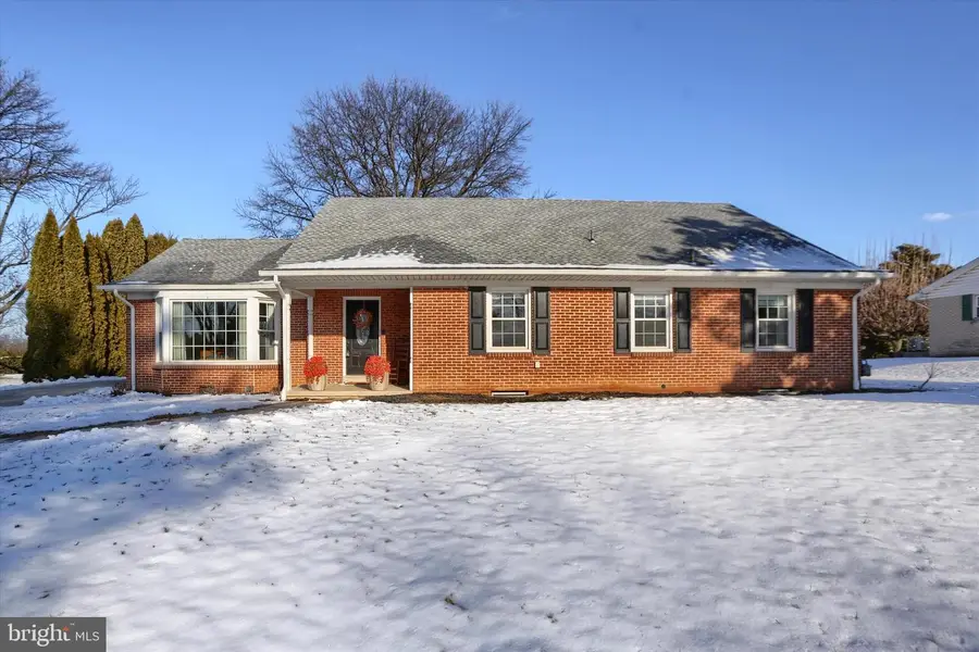 1465 Chapel Dr, York, PA 17404 - #2