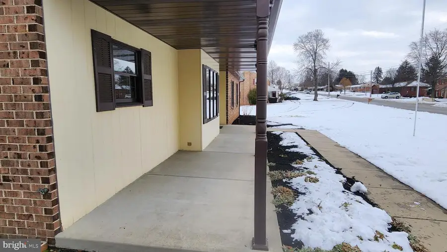 2881 Sunset Dr, Dallastown, PA 17313 - #3