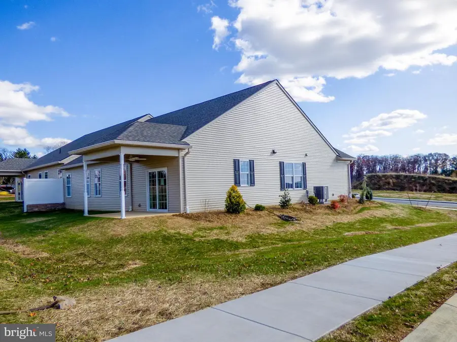 624 Bluff Stone Dr, York, PA 17402 - #3