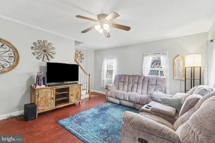 1330 Canterbury Ln, York, PA 17406 - #2