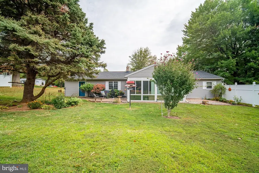 864 Elham Dr, York, PA 17406 - #3