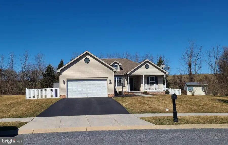 183 N Alpine Dr, York, PA 17408 - #2