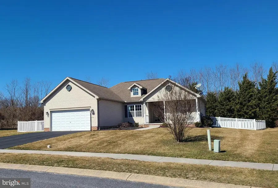 183 N Alpine Dr, York, PA 17408 - #3