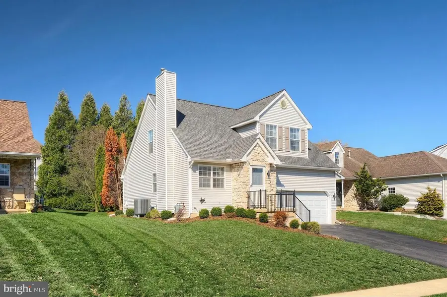 727 Blossom Hill Ln, Dallastown, PA 17313 - #2