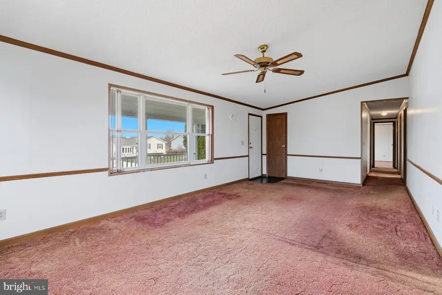 430 Clover Ln, Hanover, PA 17331 - #3