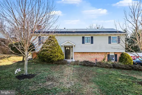 6 Autumn Dr, DILLSBURG, PA 17019