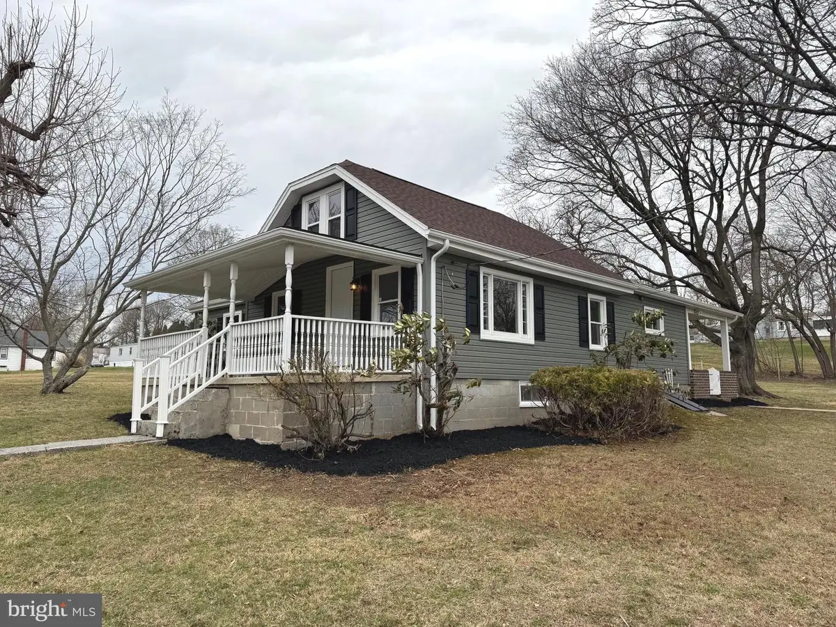 1325 Conewago Ave, Manchester, PA 17345 - #1