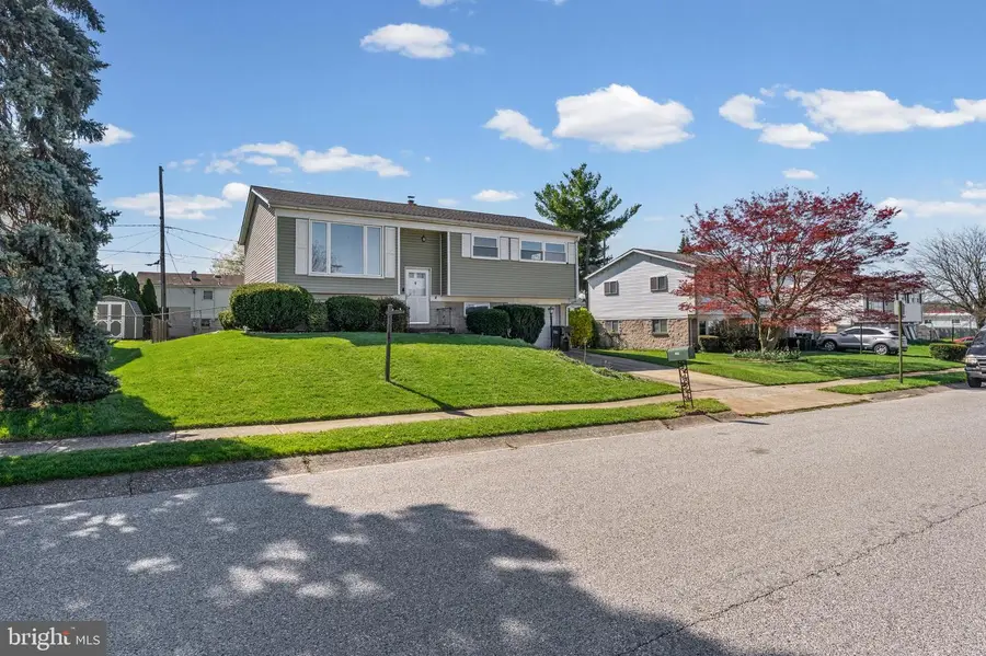 982 Marbrook Ln, York, PA 17404 - #2