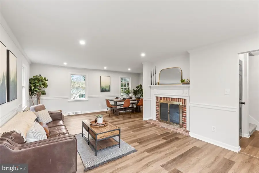 2421 Carllyn Dr, York, PA 17403 - #3