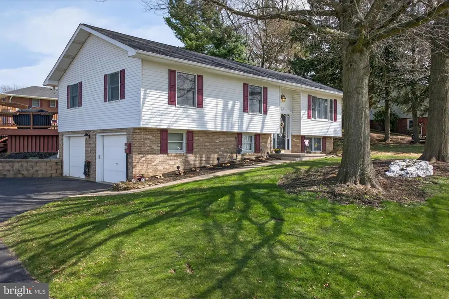 165 April Ln, Dallastown, PA 17313 - #2
