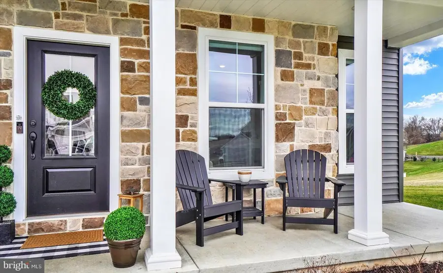 422 Springhouse Ln, York, PA 17406 - #2