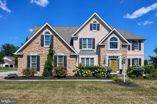 2205 May Apple Dr, YORK, PA 17402