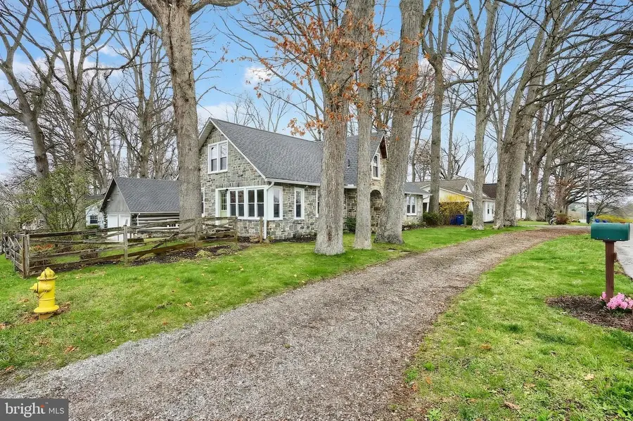 24 Park St, Jacobus, PA 17407 - #2