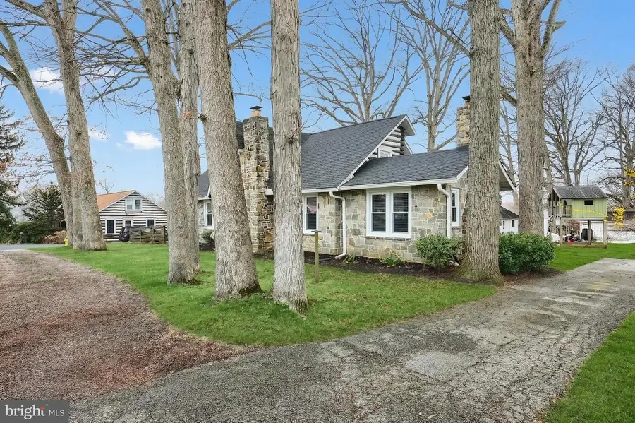 24 Park St, Jacobus, PA 17407 - #3