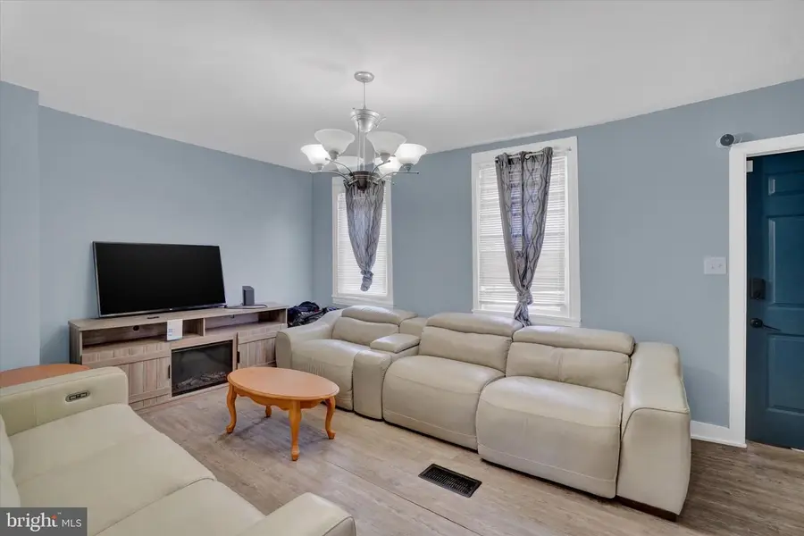 224 W College Ave, York, PA 17401 - #3