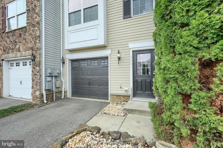729 Blossom Dr, Hanover, PA 17331 - #2