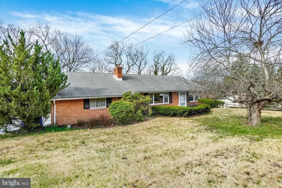 1636 Crestlyn Rd, York, PA 17403 - #2