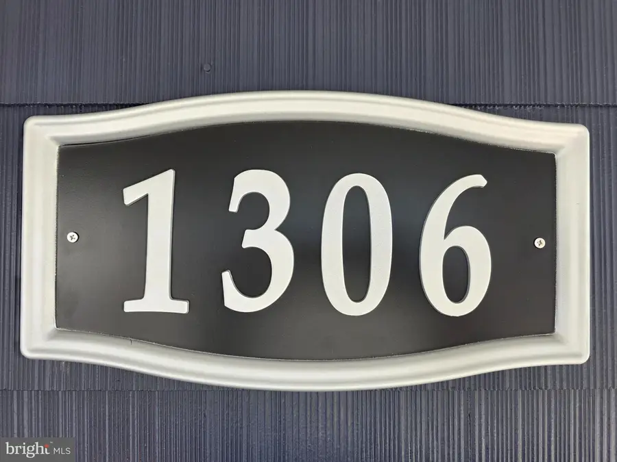 1306 W Poplar St, York, PA 17404 - #2