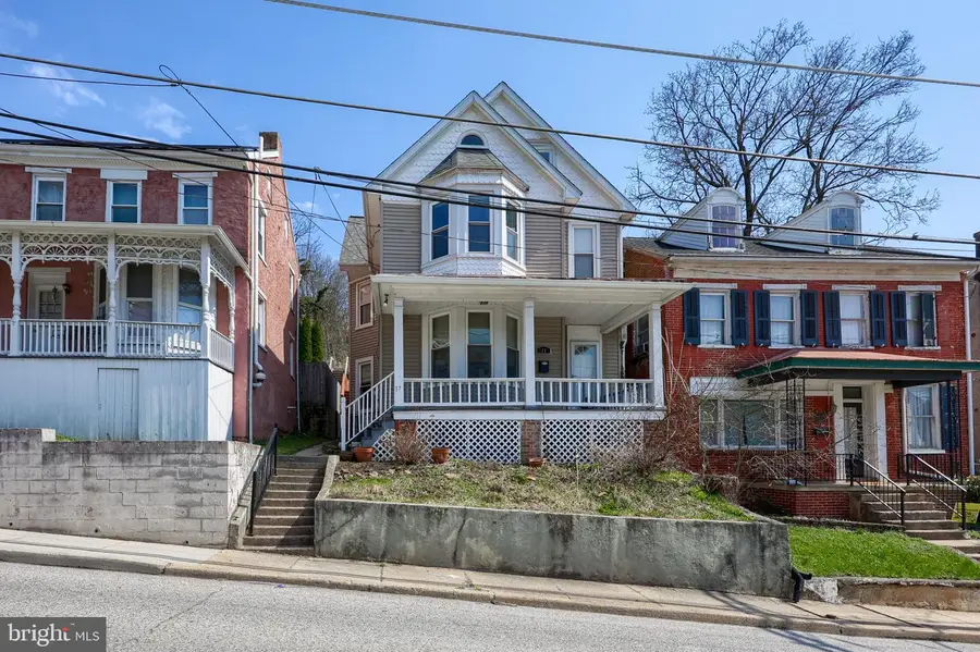 17 Church St, Glen Rock, PA 17327 - #2