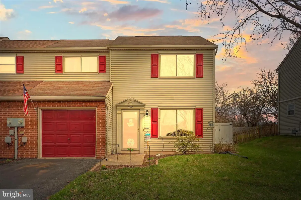 3307 Glen Hollow Dr, Dover, PA 17315 - #1