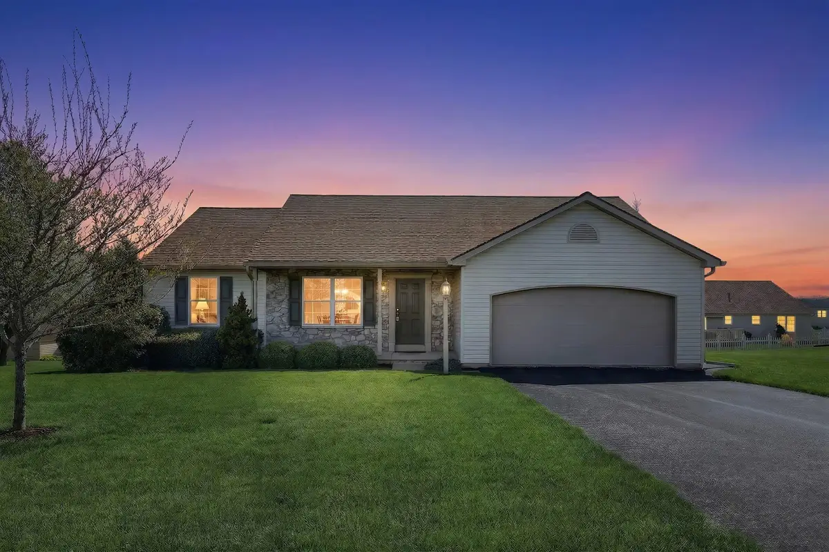 135 Torrey Pines Dr, Mount Wolf, PA 17347 - #1