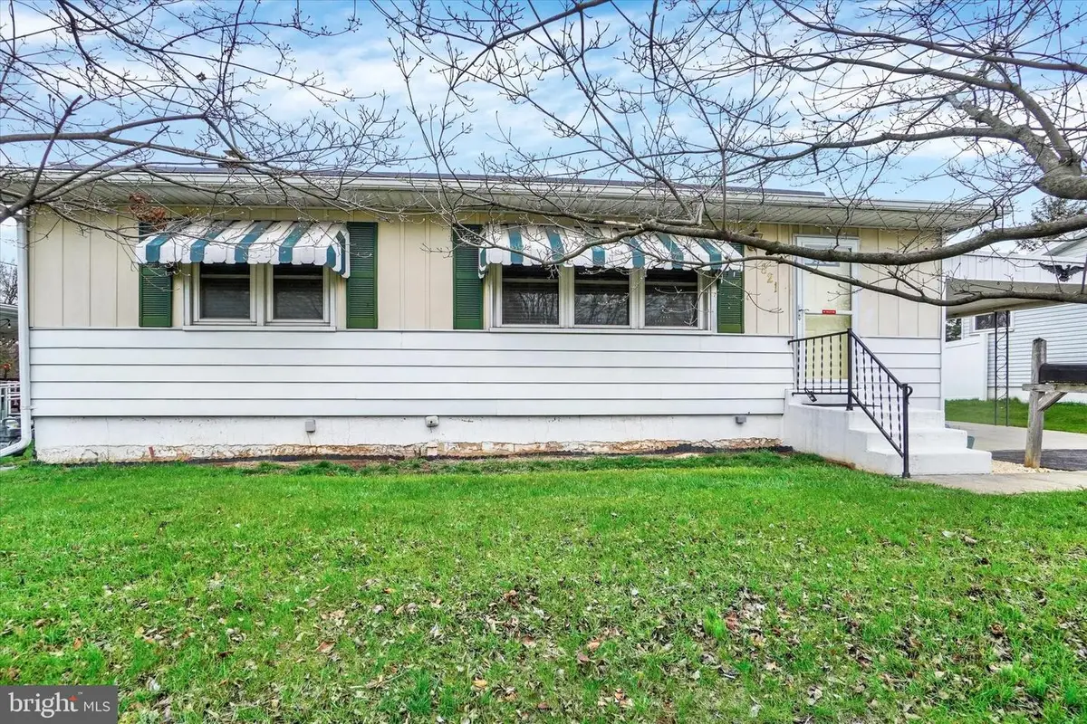 821 Gunnison Rd, York, PA 17404 - #1