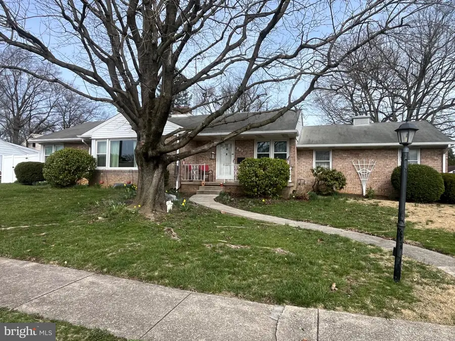 801 Mccosh St, Hanover, PA 17331 - #2