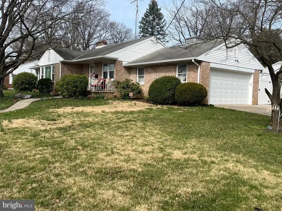 801 Mccosh St, Hanover, PA 17331 - #3