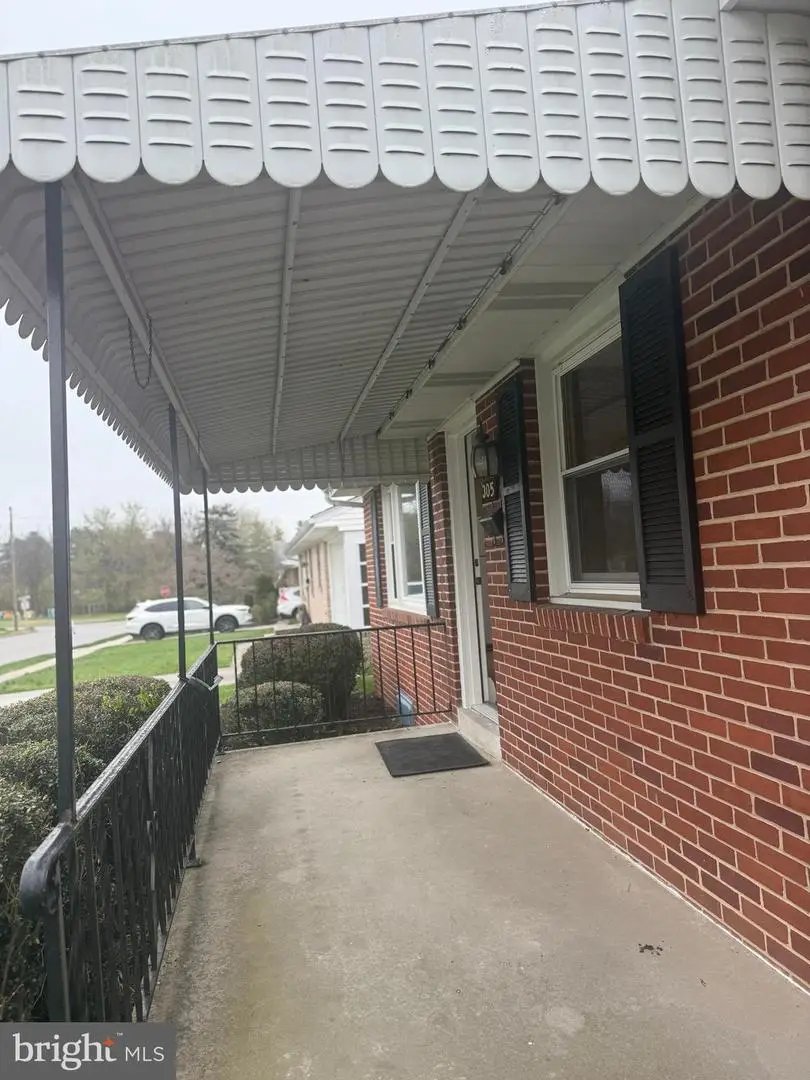 305 S Forney Ave, Hanover, PA 17331 - #2