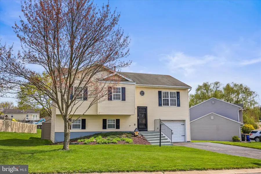 125 Winston Dr, York, PA 17408 - #3