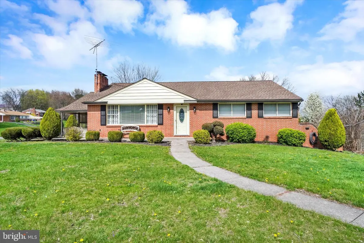 1940 Oakley Dr, York, PA 17408 - #1