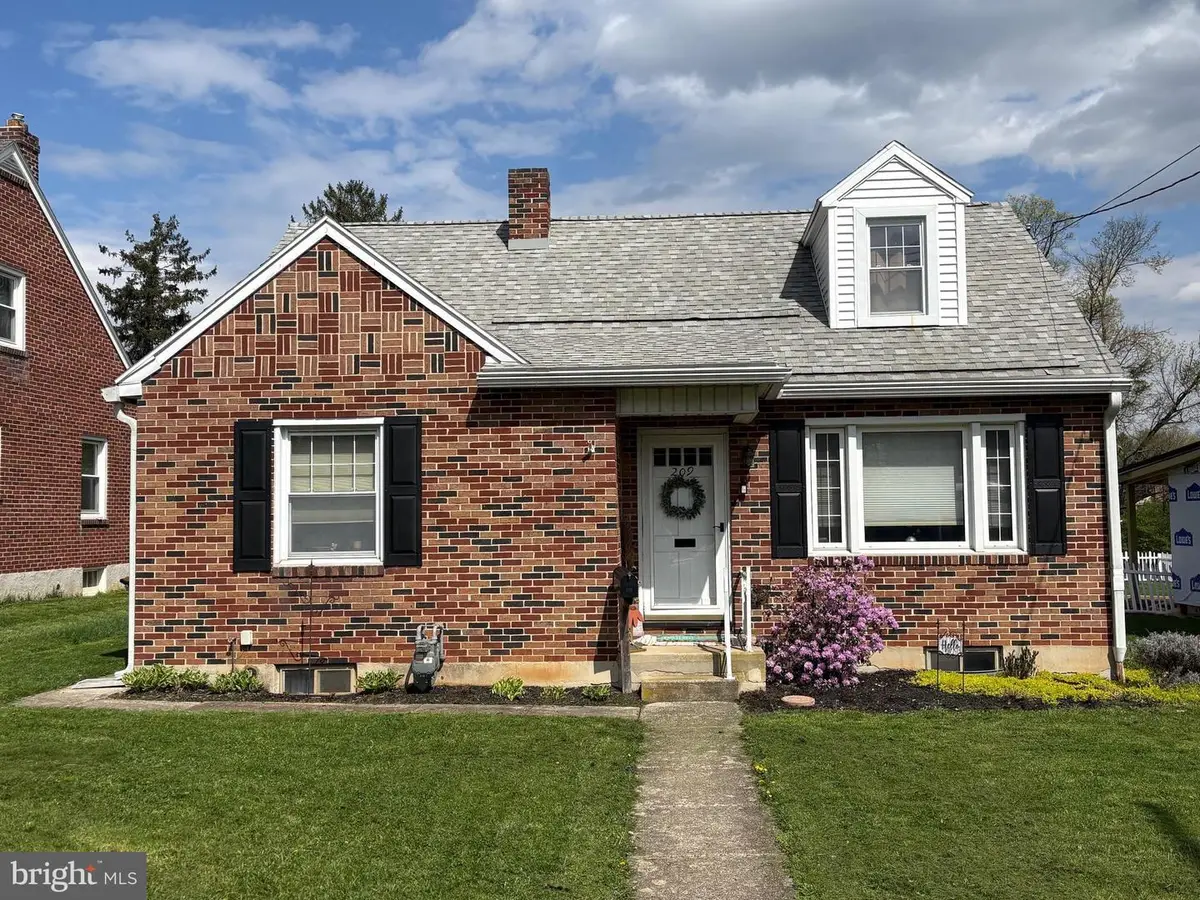 209 N Forrest St, York, PA 17404 - #1