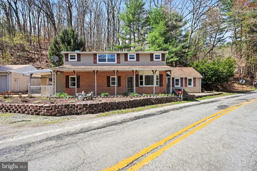 6381 Glatfelters Station Rd, Seven Valleys, PA 17360 - #3