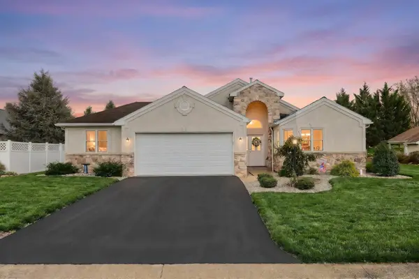 1436 Wheatfield Dr, YORK, PA 17408