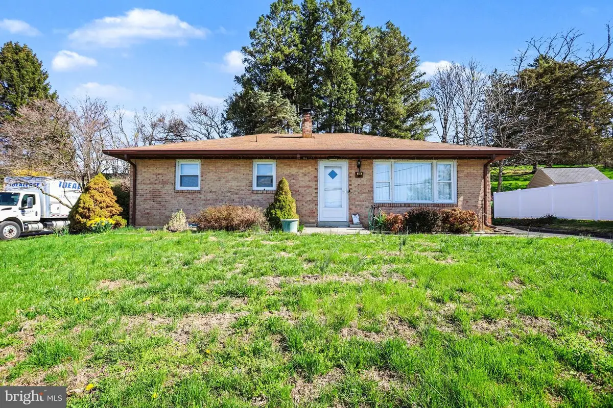 250 Spanglers Mill Rd, New Cumberland, PA 17070 - #1