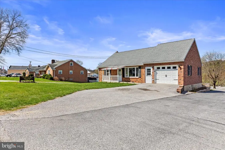 113 Church St, Seven Valleys, PA 17360 - #3