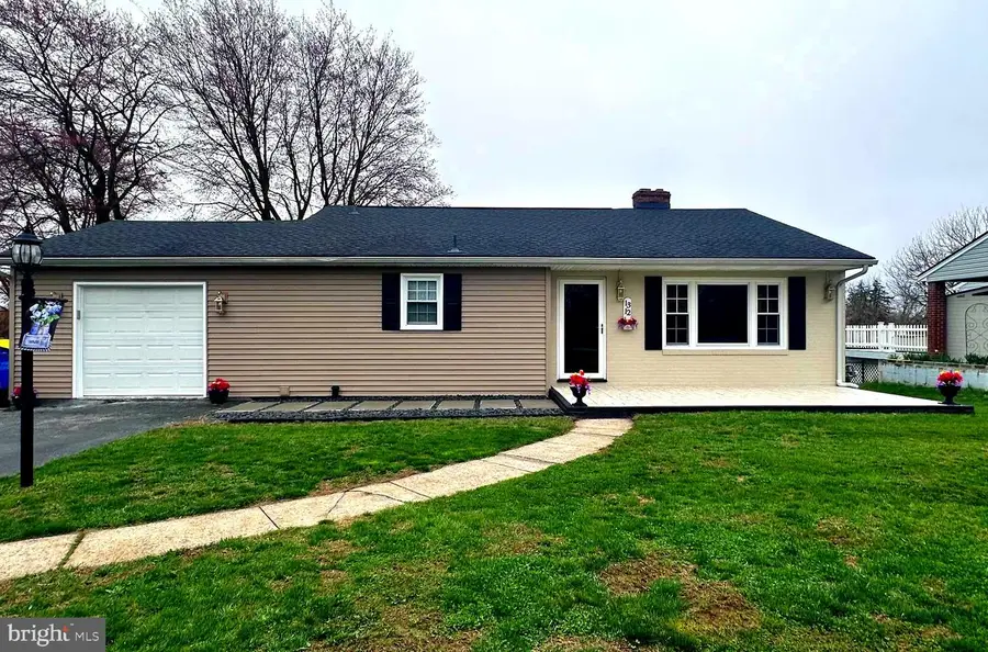 1312 Whiteford Rd, York, PA 17402 - #2
