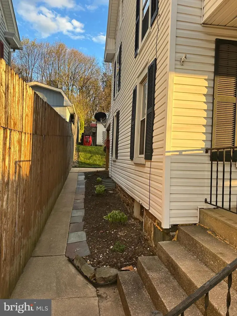 7 E Main St, Windsor, PA 17366 - #3