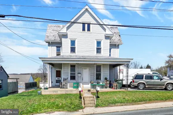 298 N Main St, YOE, PA 17313