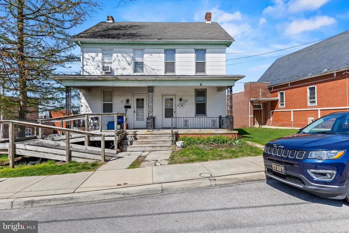 18 S Charles St, Dallastown, PA 17313 - #1