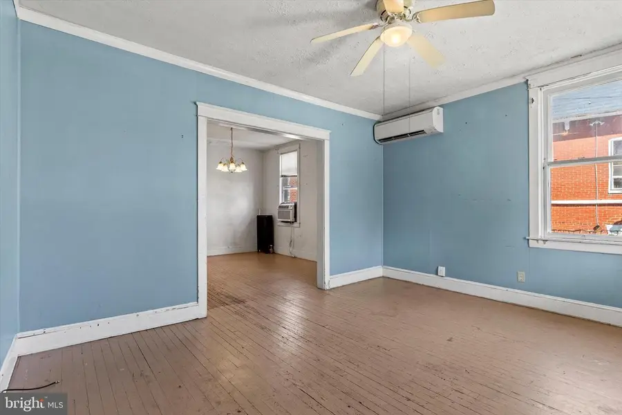 18 S Charles St, Dallastown, PA 17313 - #2